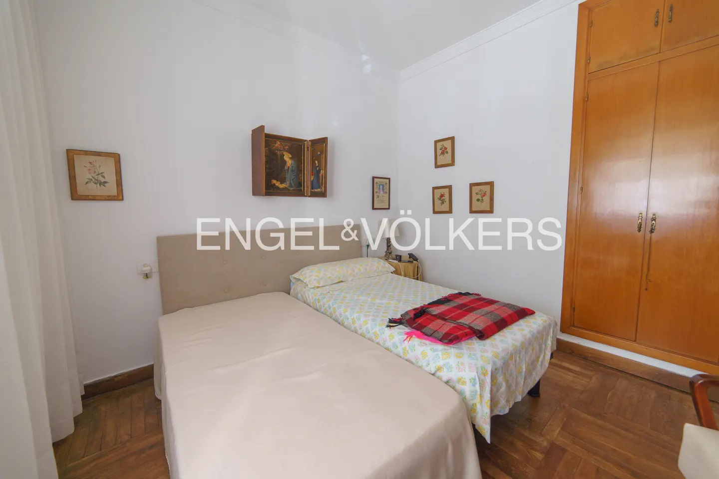 descarga (6) descarga (6)